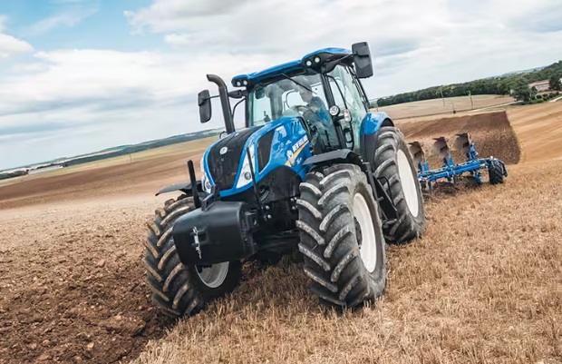 images/New Holland T6 DYNAMIC COMMAND AUTO COMMAND Tractor.jpg